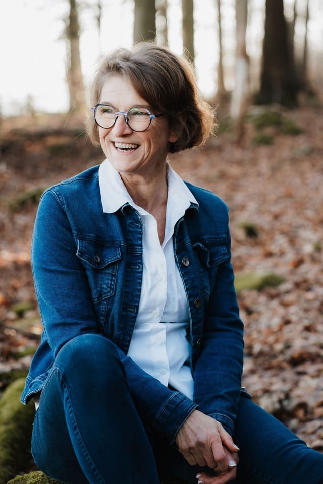 Elke_Kell | https://seelenraum-fulda.de | ThetaHealing® | Fulda | Stressbewältigung | innere Balance | Achtsamkeit | Selbstbewusstsein | Transformation | inneres Kind | Selbstliebe | Hessen | Wiesbaden | Kassel | Nervensystem | Erholung | Wahrnehmung | Balancearbeit | Energiearbeit | Bewusstseinsarbeit | Aromatherapie | Ausgleich